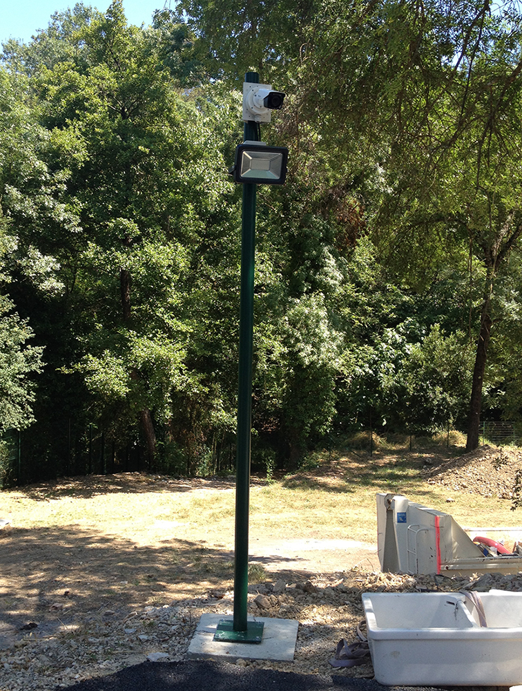 camera sur mât avec retroprojecteur IR