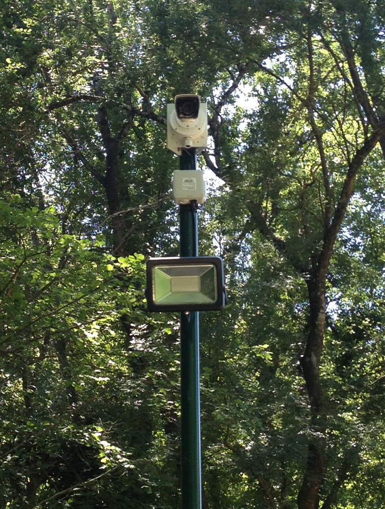 camera sur mât avec retroprojecteur IR